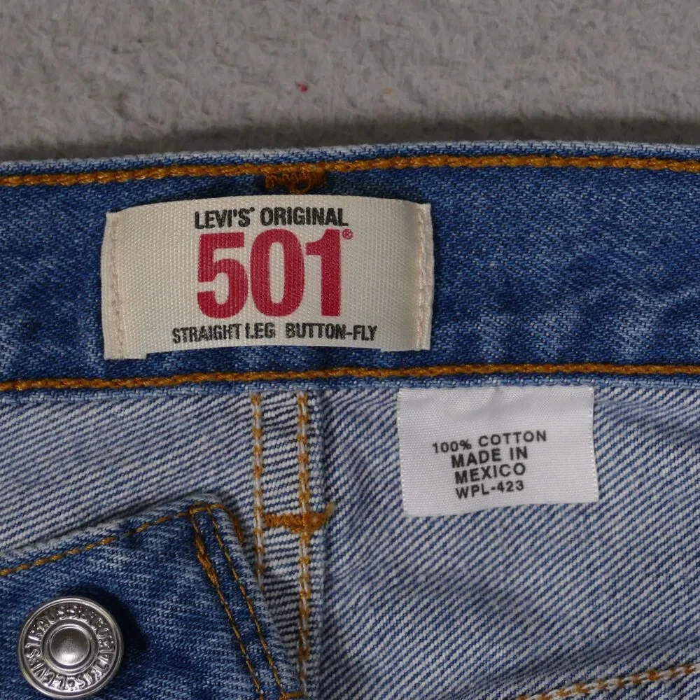 Vintage Levi's 501xx Jeans Men's 32x32 Medium Wash 2000s Y2K